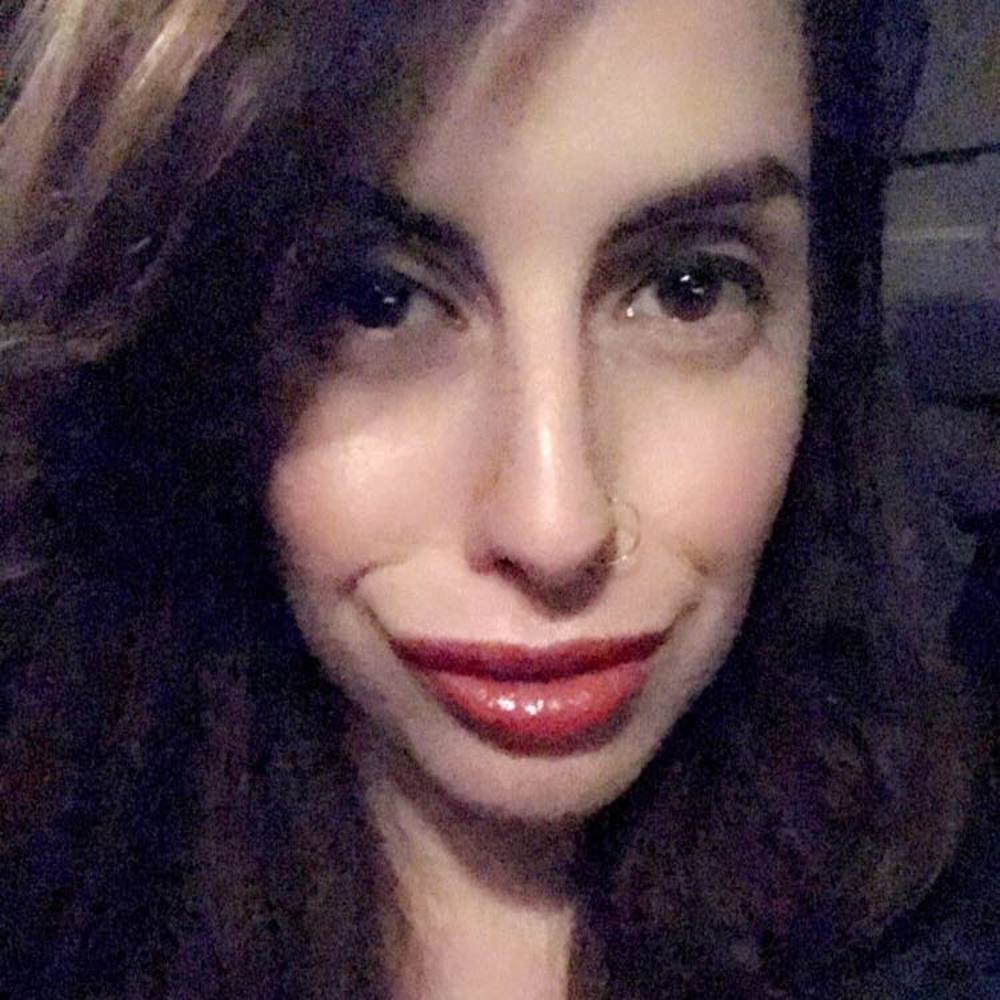 Meet your Posher, Hilary